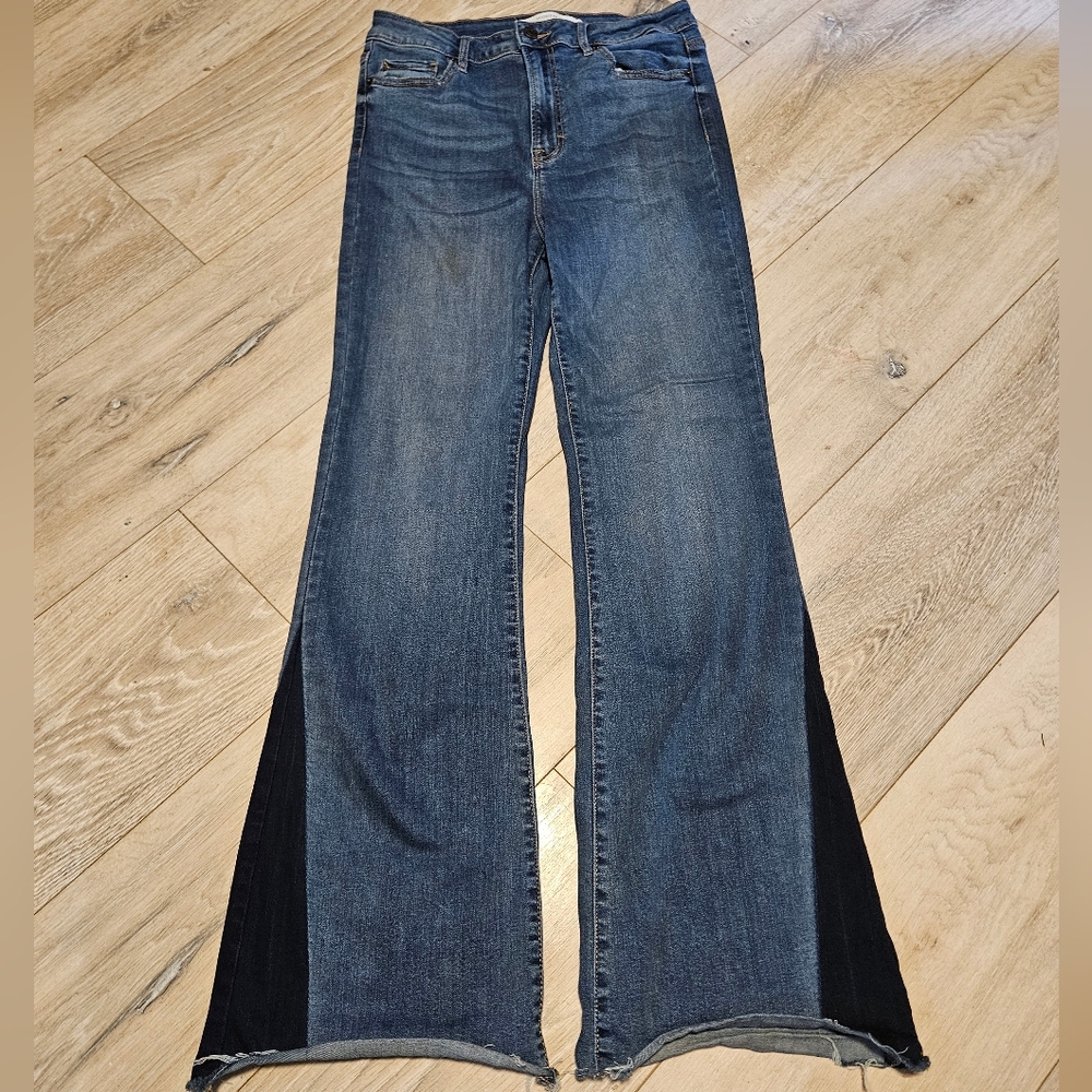 Hidden Jeans High-Rise Happi Two Tone Flare Jeans Women's 31